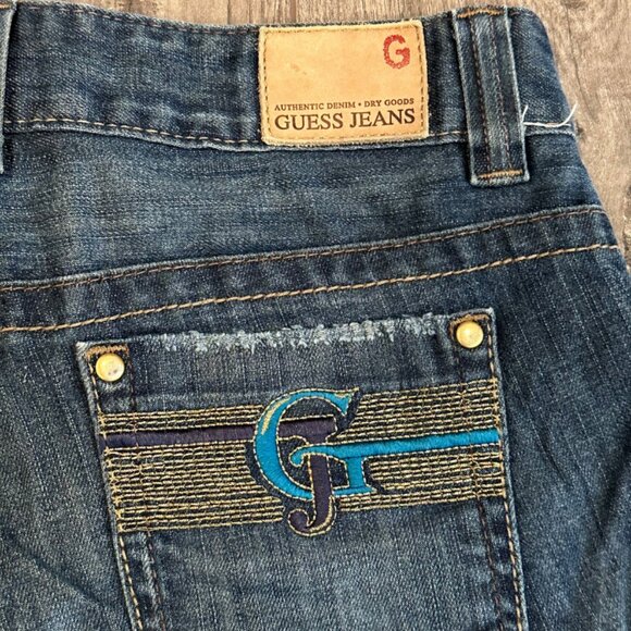 Vintage Y2K Guess Women's Blue Denim Jean Shorts - Size 27 - Picture 3 of 5
